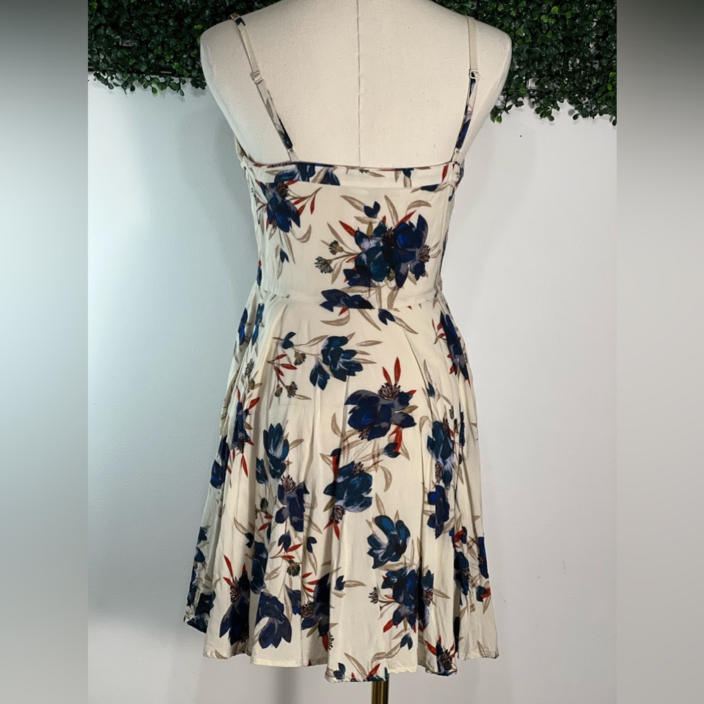 Aritzia Talula Lapinsky Tan Blue Floral Fit and Flare Mini Dress Size 6 - Picture 4 of 10